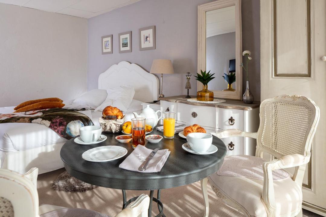 Hoetel Le Castellan Istres Room photo
